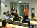 Personas escuchando charla sobre Mujer y Tecnología en Engine-4
