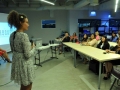 Personas escuchando charla sobre Mujer y Tecnología en Engine-4