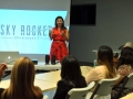 Personas escuchando charla sobre Mujer y Tecnología en Engine-4