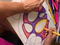 Participante realizando su obra