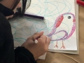 Participante realizando su obra
