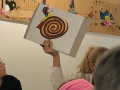 Participante realizando su obra