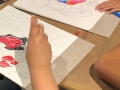 Participante realizando su obra