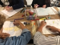 Participante realizando su obra
