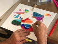 Participante realizando su obra