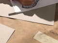 Participante creando su obra