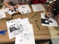 Participantes realizando sus obras
