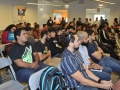 Visitantes del evento escuchando una charla