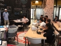 Jovenes tomando su curso de programación