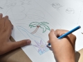 Participante realizando su obra
