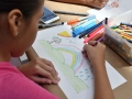 Participante realizando su obra