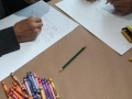 Participantes creando sus obras