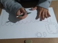 Participantes creando sus obras