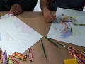 Participantes creando sus obras
