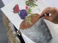 Participante realizando su obra