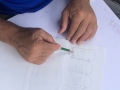 Participante realizando su obra