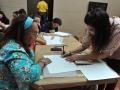 Participantes realizando sus obras