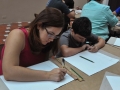 Participante realizando su obra